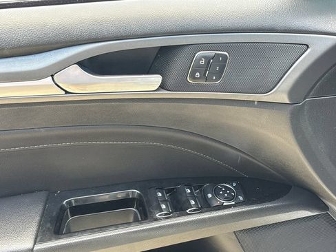 Used 2013 Ford Fusion Titanium FWD image 17
