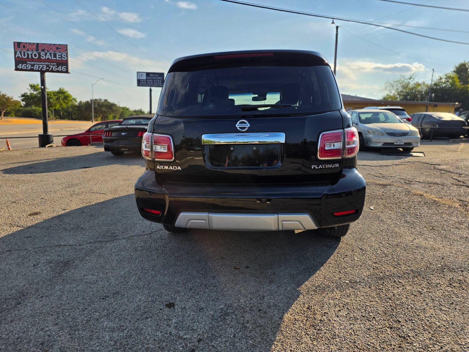 Used 2017 Nissan Armada Platinum w/ Captain Seat Package RWD image 4