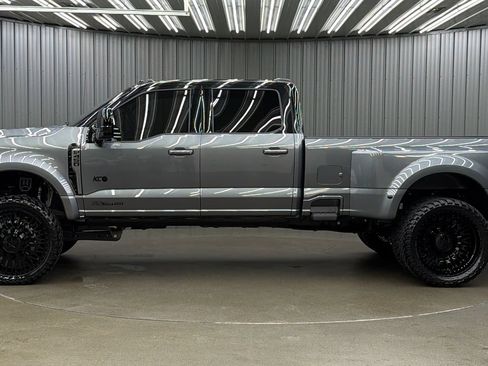 Used 2026 Ford F450 Platinum w/ FX4 Off-Road Package AWD/4WD image 2