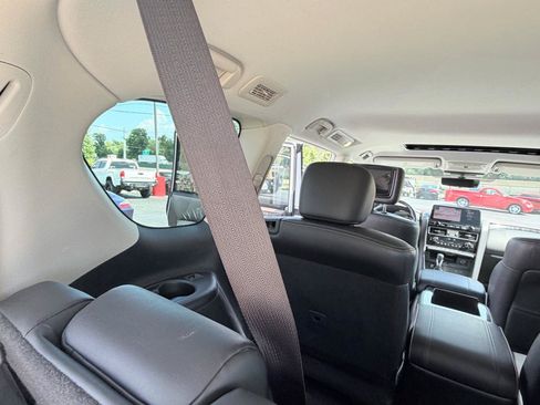 Used 2022 Nissan Armada Platinum w/ Captain's Chairs Package AWD/4WD image 37