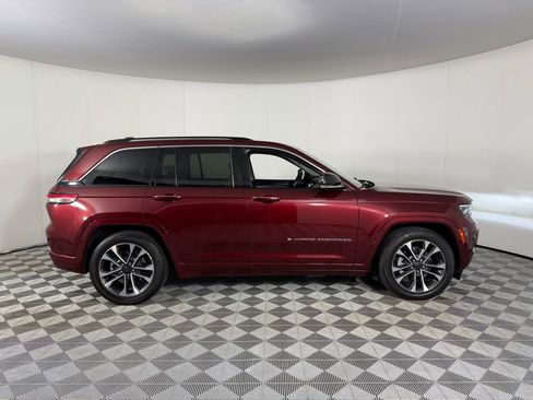 Used 2022 Jeep Grand Cherokee Overland w/ Advanced Protech Group III AWD/4WD image 7