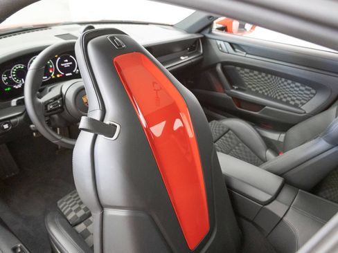 Certified 2026 Porsche 911 Carrera 4S AWD/4WD image 31