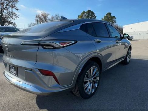 New 2026 Buick Envista Avenir image 8