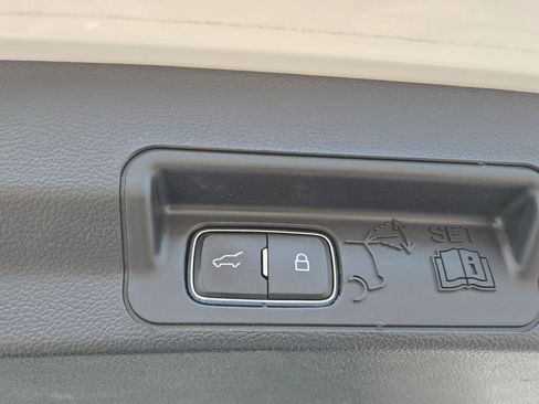 Used 2023 Ford Explorer Platinum w/ Technology Package image 20