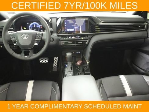 Used 2025 Toyota Camry SE FWD image 14