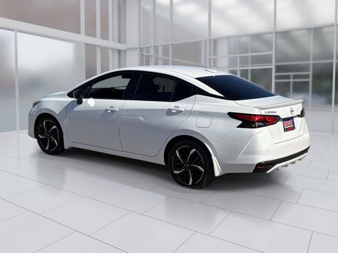 New 2025 Nissan Versa SR w/ Trunk Package FWD image 4