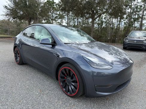 Used 2023 Tesla Model Y Long Range image 3