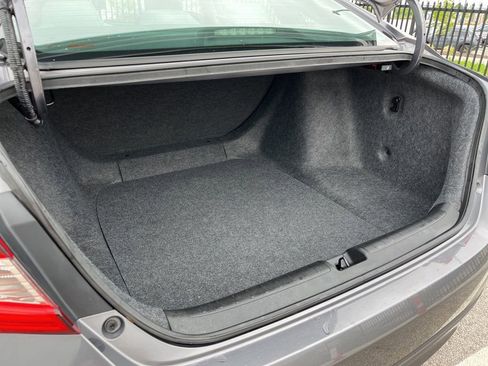 Certified 2018 Honda Accord LX image 9