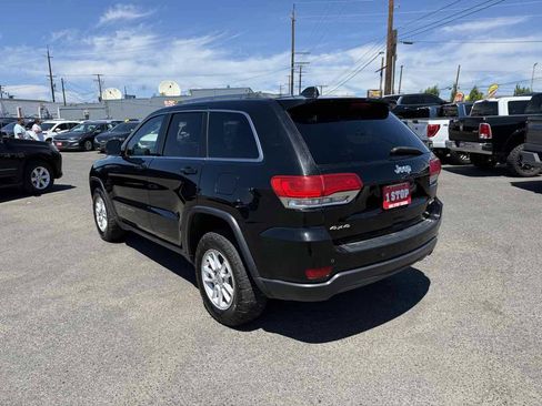 Used 2018 Jeep Grand Cherokee Laredo AWD/4WD image 5
