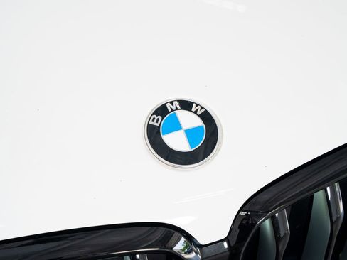 Used 2022 BMW X6 xDrive40i w/ M Sport Package AWD/4WD image 6