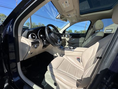 Used 2017 Mercedes-Benz GLC 300 4MATIC image 9