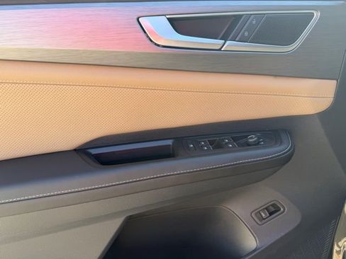 New 2026 Volkswagen Atlas Cross Sport SE FWD image 18