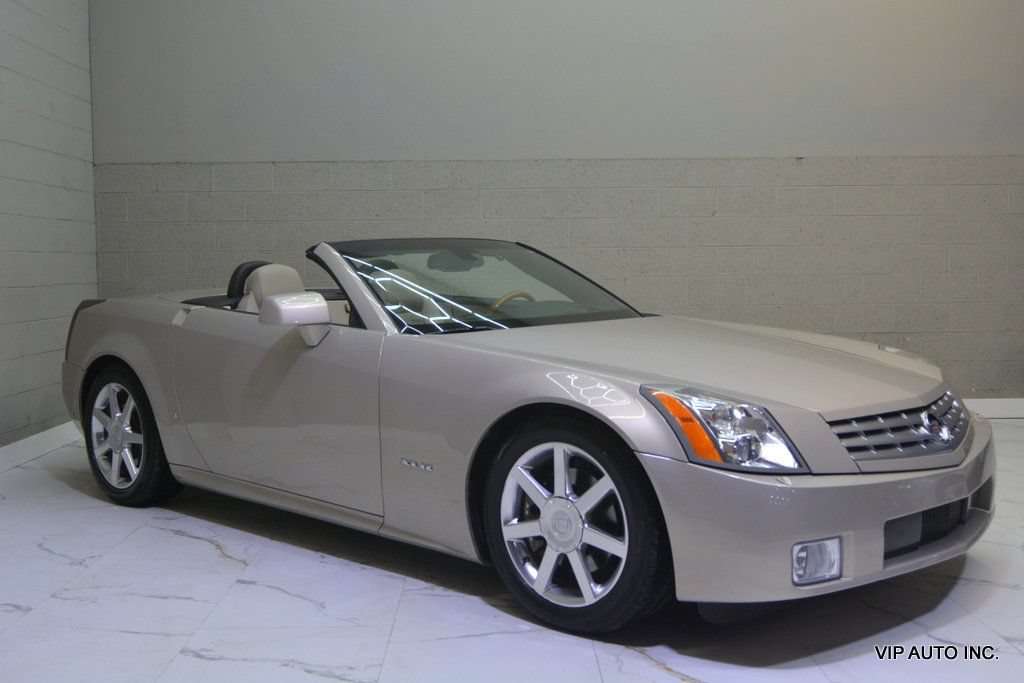 Used 2006 Cadillac XLR RWD image 6