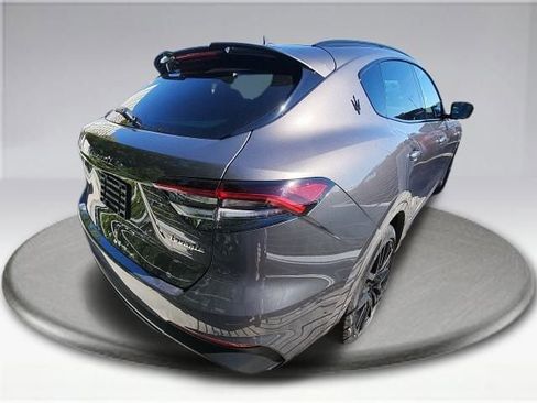 Used 2022 Maserati Levante Modena image 6