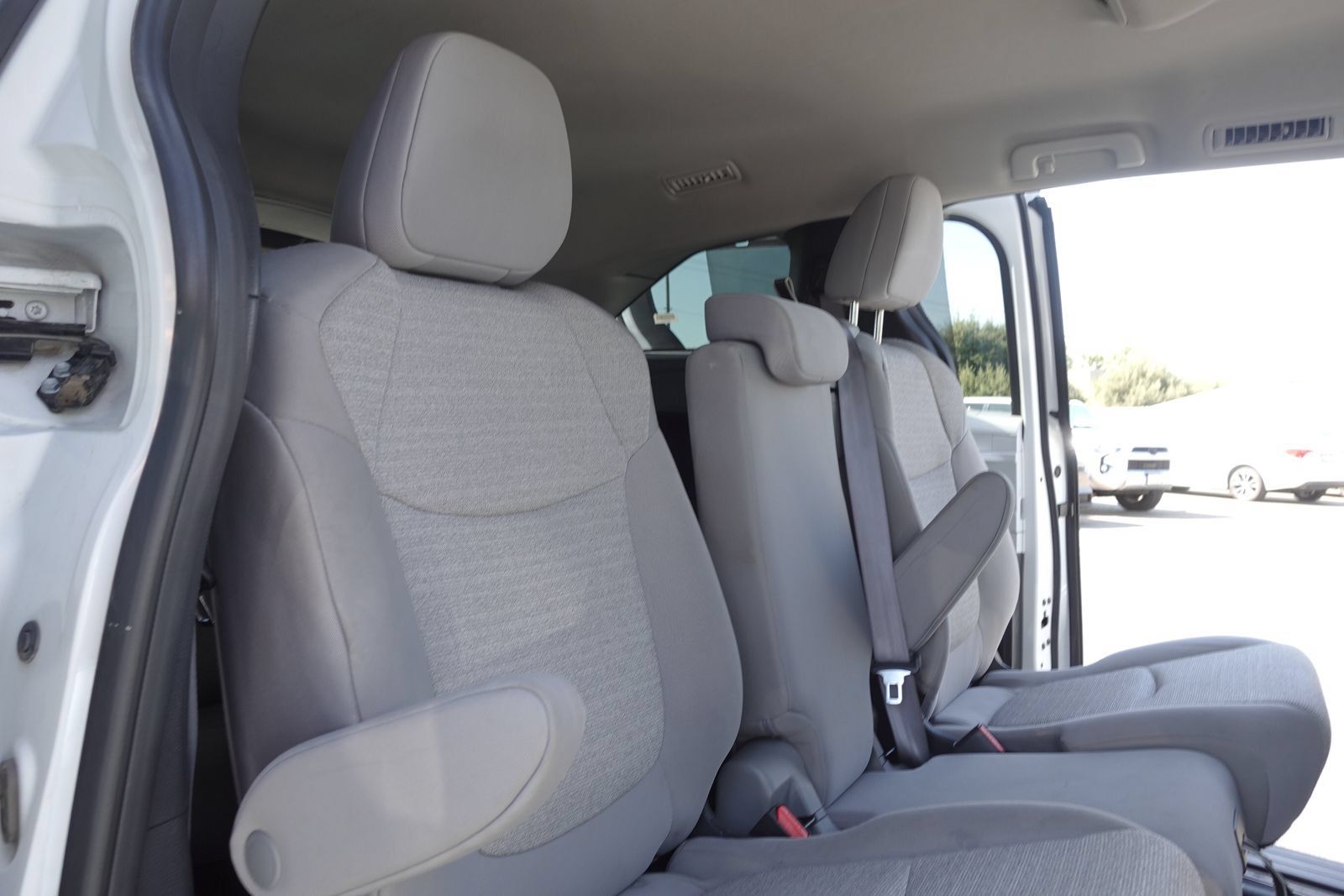 Used 2025 Toyota Sienna LE FWD image 14