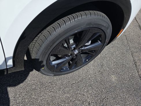 New 2025 Buick Envision Sport Touring image 11