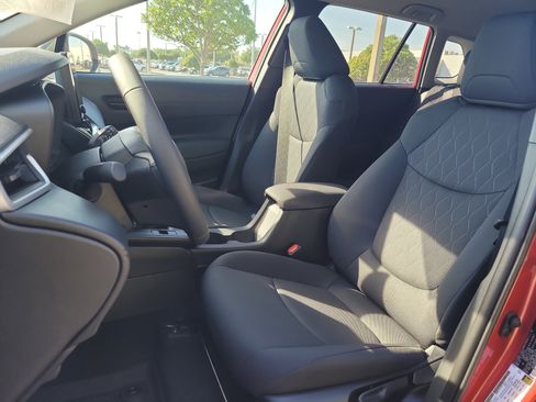 Used 2026 Toyota Corolla Cross LE image 21