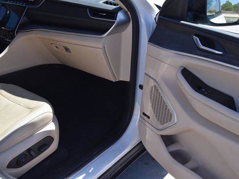 Used 2021 Jeep Grand Cherokee L Limited w/ Trailer Tow Package image 17