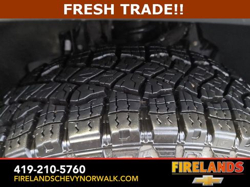 Used 2023 Chevrolet Colorado Trail Boss w/ Technology Package image 5