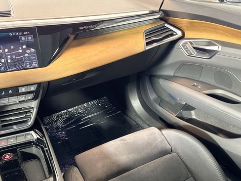 Used 2023 Audi e-tron GT Premium Plus image 21