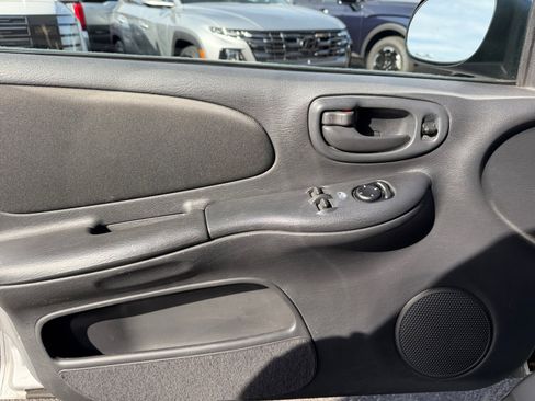 Used 2005 Dodge Neon SXT w/ Sport Appearance Group image 11