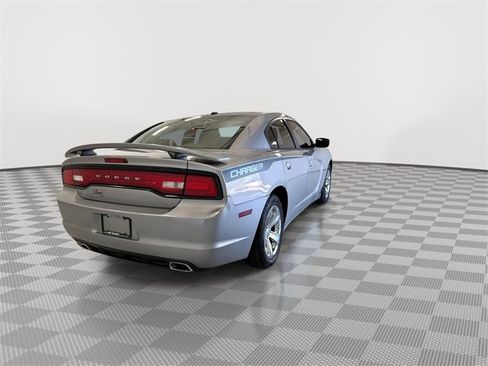 Used 2014 Dodge Charger SE w/ Sport Appearance Group image 11