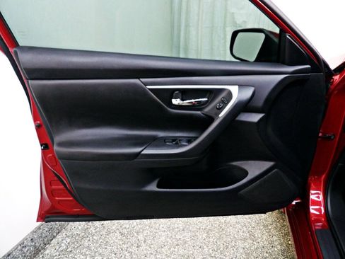 Used 2018 Nissan Altima 2.5 S w/ S Convenience Package FWD image 7