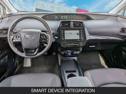 Used 2022 Toyota Prius LE image 14