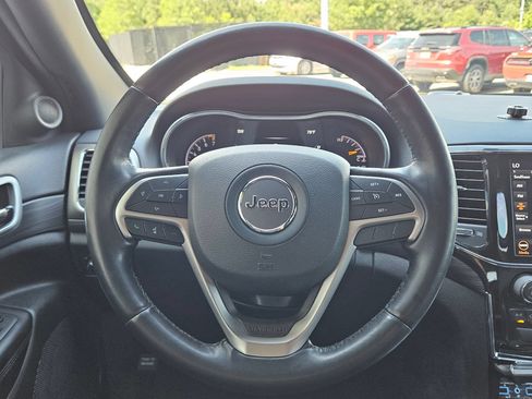 Used 2022 Jeep Grand Cherokee Laredo X AWD/4WD image 15