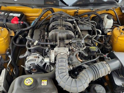 Used 2010 Ford Mustang Coupe RWD image 24