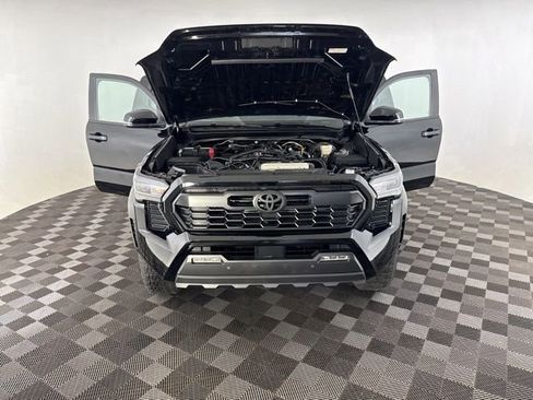 Used 2024 Toyota Tacoma TRD Off-Road w/ TRD Off Road Upgrade Package AWD/4WD image 14