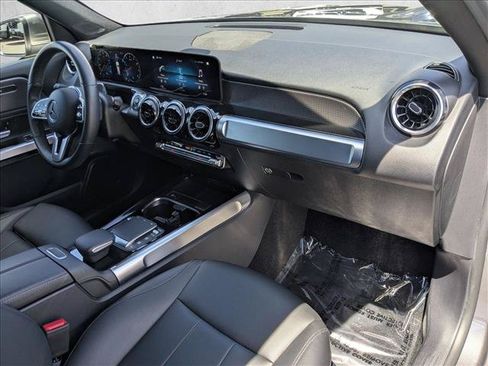 Used 2022 Mercedes-Benz GLB 250 image 21