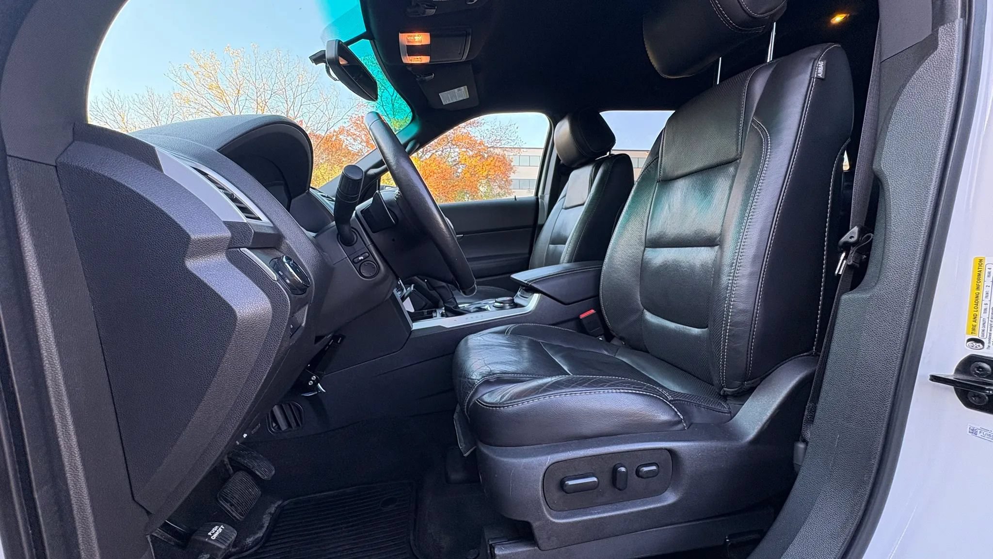 Used 2014 Ford Explorer Sport w/ Equipment Group 401A AWD/4WD image 2