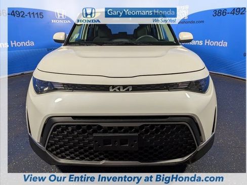 Used 2025 Kia Soul LX w/ LX Technology Package FWD image 9