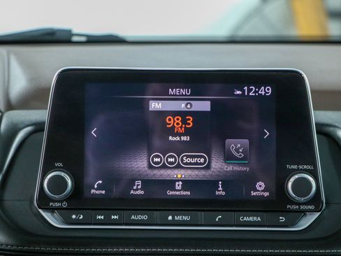 Used 2023 Nissan Rogue SV FWD image 19