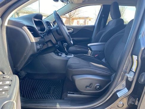 Used 2016 Jeep Cherokee Latitude w/ Comfort/Convenience Group image 22