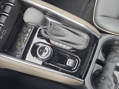 New 2026 GMC Canyon Denali image 15