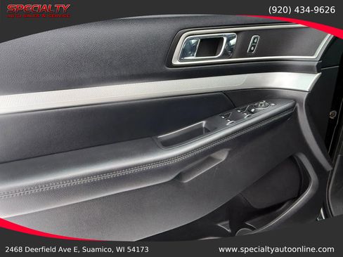 Used 2016 Ford Explorer XLT image 30