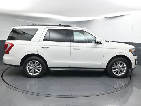 Used 2020 Ford Expedition XLT w/ Equipment Group 202A image 9