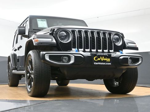 Used 2023 Jeep Wrangler Unlimited Sahara w/ Cold Weather Group AWD/4WD image 50
