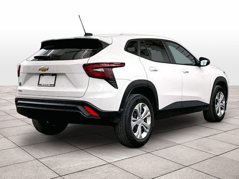 Used 2024 Chevrolet Trax LS FWD image 11