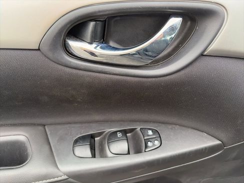 Used 2019 Nissan Sentra S image 14