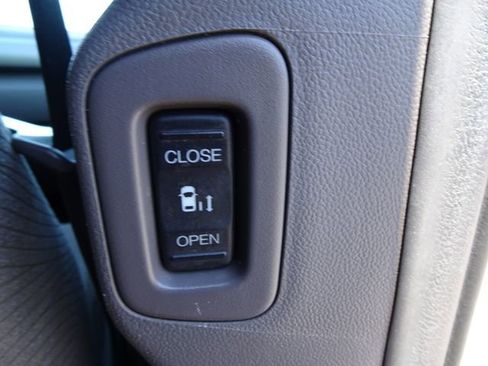 Used 2016 Honda Odyssey SE image 21