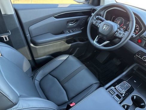 New 2025 Honda Pilot EX-L image 13