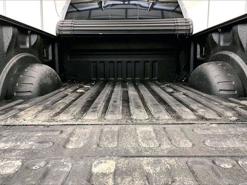 Used 2022 Ford F250 Lariat w/ Tremor Off-Road Package image 32