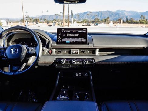 Used 2024 Honda Pilot TrailSport image 15