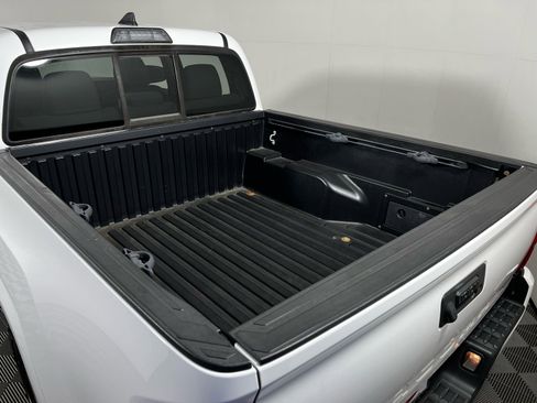 Used 2019 Toyota Tacoma SR w/ SR Convenience Package image 22