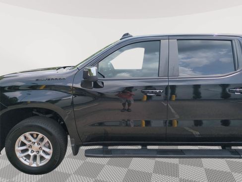 Used 2024 Chevrolet Silverado 1500 LT AWD/4WD image 18
