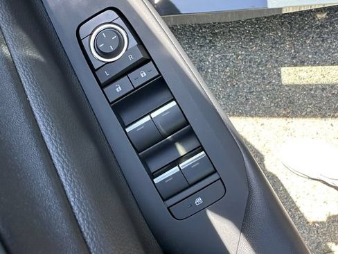 New 2026 Toyota Prius Plug-In Hybrid FWD image 23