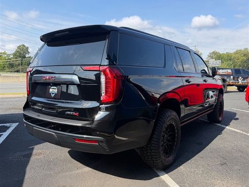 Used 2021 GMC Yukon XL AT4 w/ AT4 Premium Plus Package AWD/4WD image 7